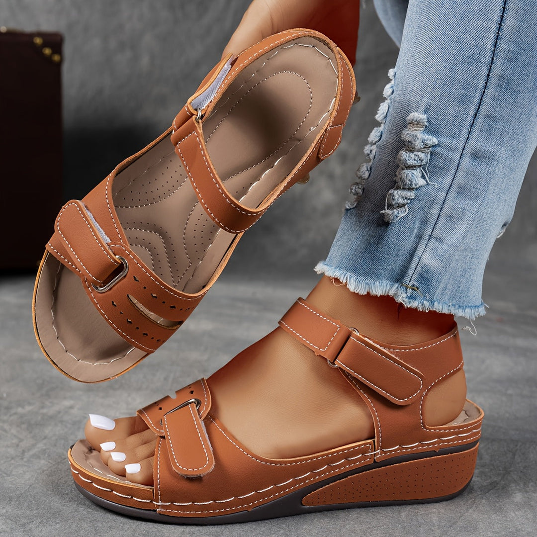 Aileen Women's Sandals with Adjustable Straps and a Wedge Heel, photo 3
