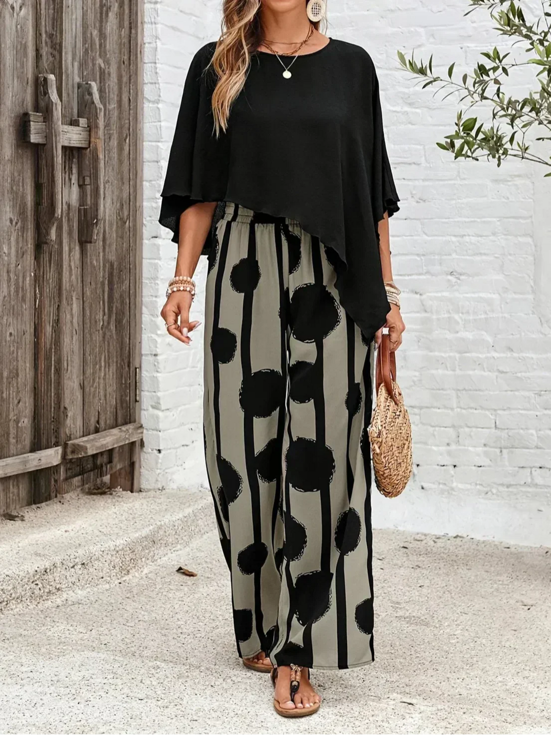 Camila Women's Co-ord Set with Wide Legs with a Round Neck and an Asymmetric Cut, photo 4