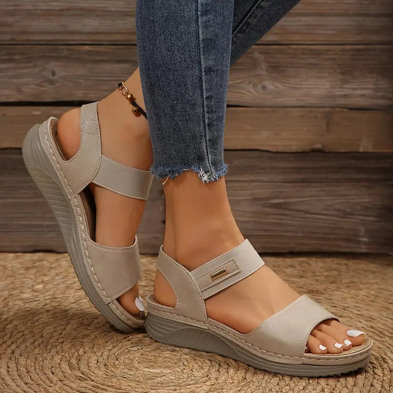 Elsa Women's Sandals with a Wedge Heel in Brown, photo 7