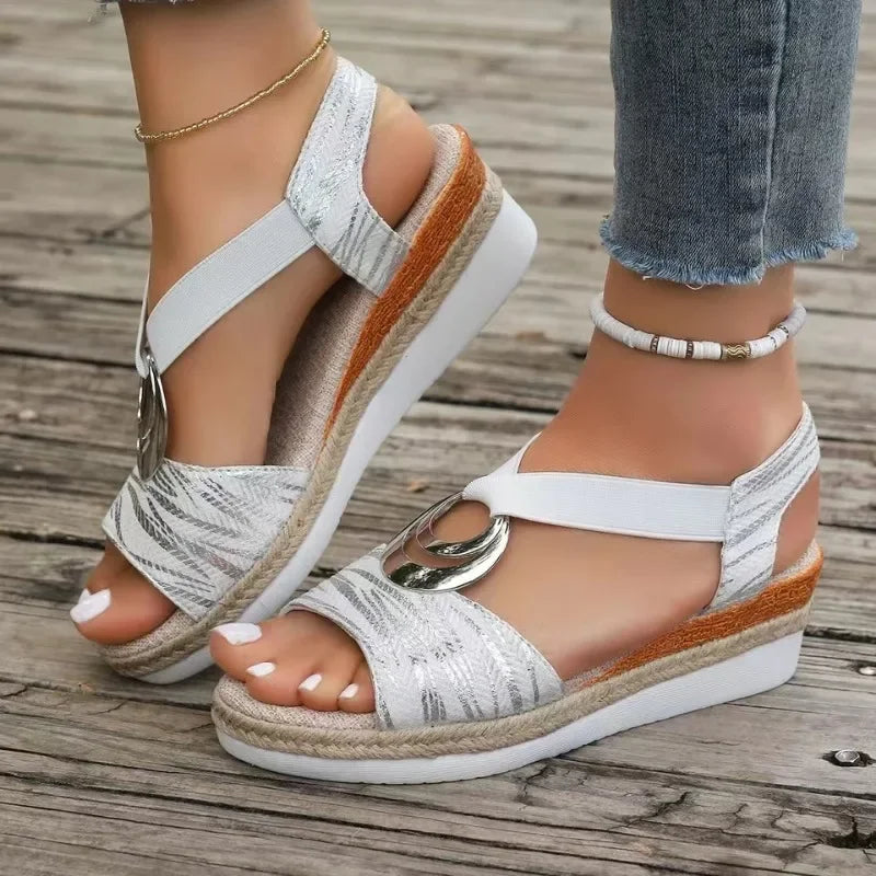 Iris Women's Sandals with a Wedge Heel in Beige, photo 4