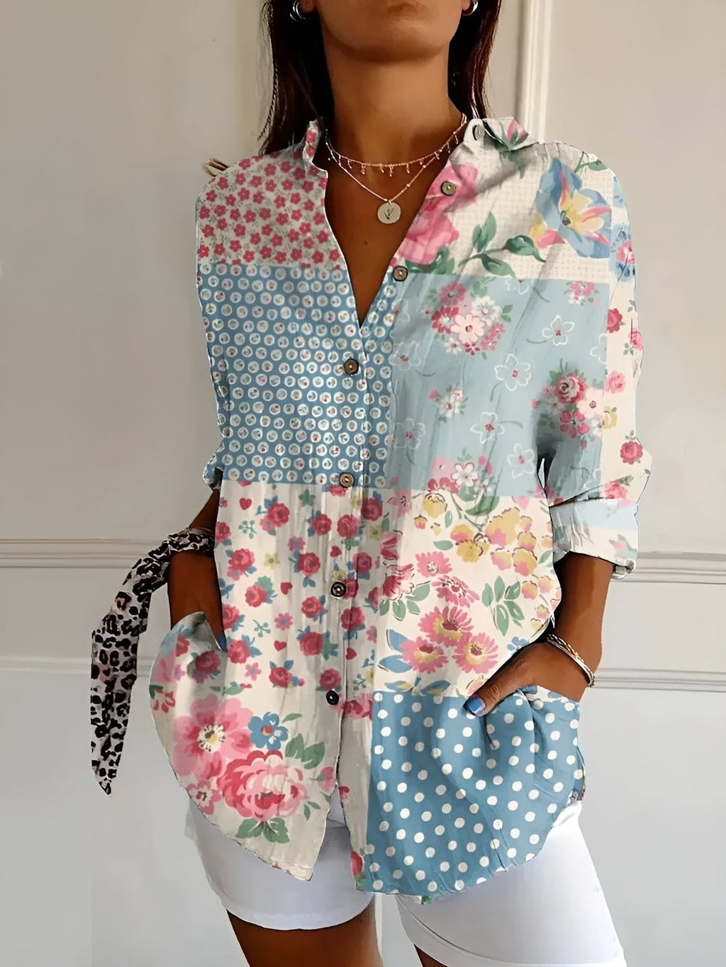 Madelyn Women's Blouse with Buttons and a Floral Print in Green, photo 2