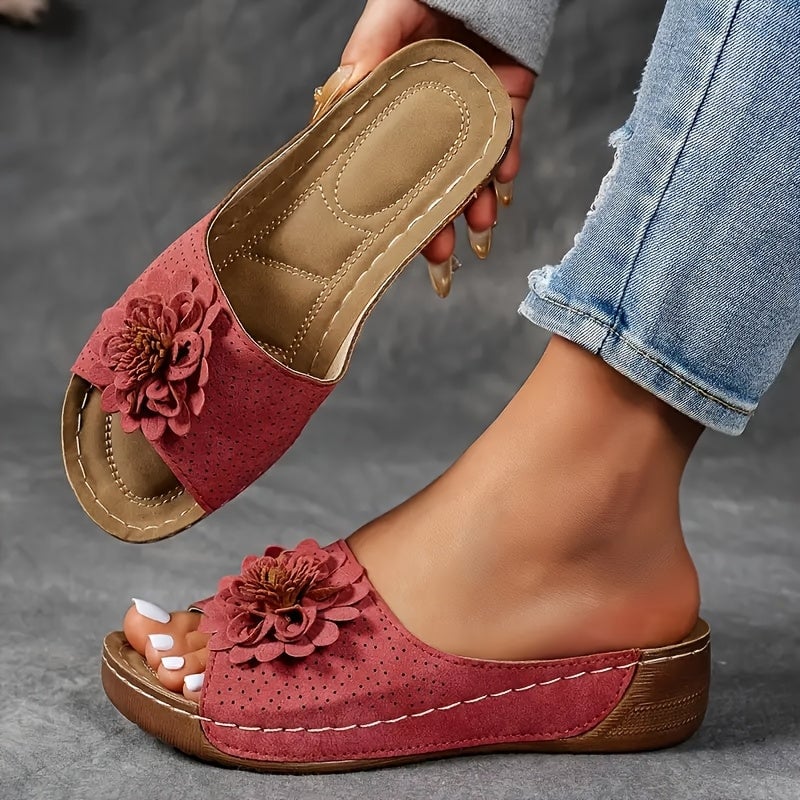 Miriam Women's Sandals with a Wedge Heel and a Floral Print in Red, photo 1