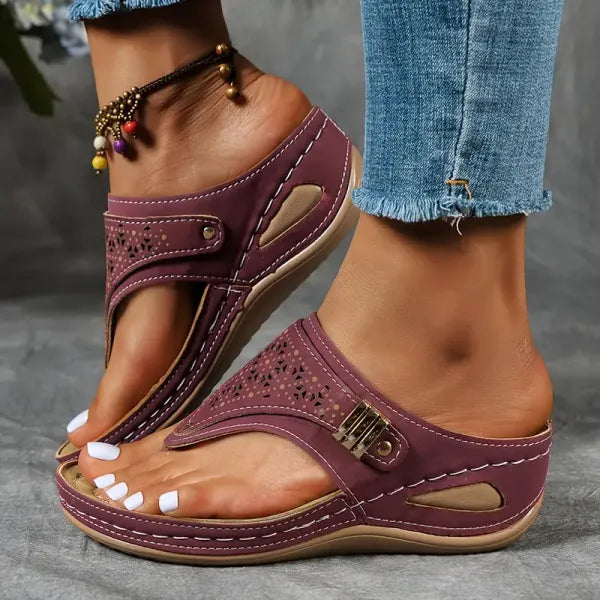 Sienna Women's Sandals with a Wedge Heel in Black, photo 4