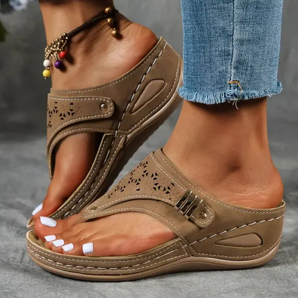Sienna Women's Sandals with a Wedge Heel in Black, photo 5